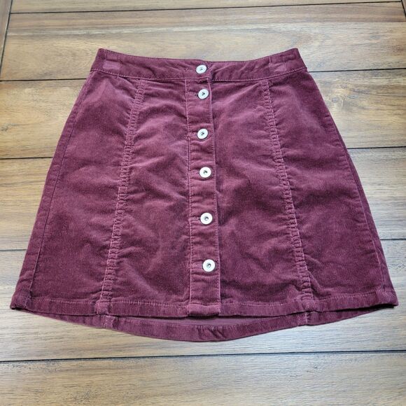 Arizona Jeans Co. Corduroy Mini Skirt Burgundy Full Button - Size 3 Juniors - Picture 1 of 3